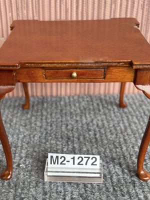 Schubladen Tisch