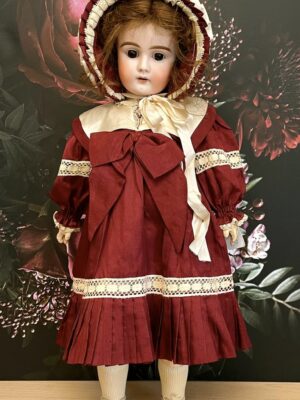 Baehr Proeschild Porzellankopf Puppe 1890