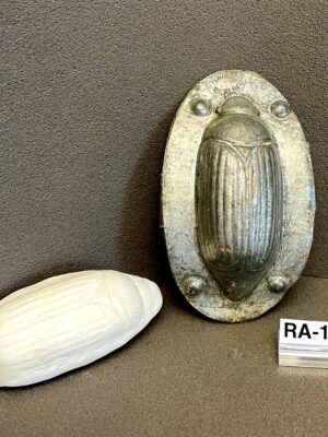 Antike Schokoladenform "Maikäfer"