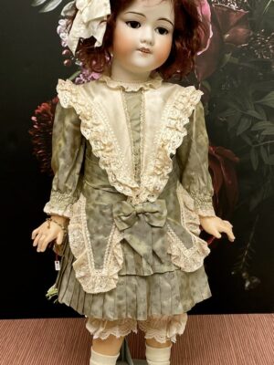 Tanagra / Paris Porzellankopf Puppe um 1917