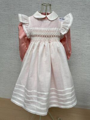 Grosse Smok Schürze mit Kleid