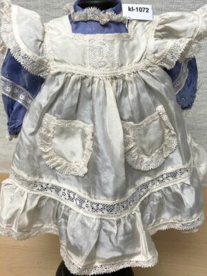 Seidenschürze mit Kleid
