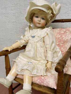 Grosse Porzellankopf Puppe Repro