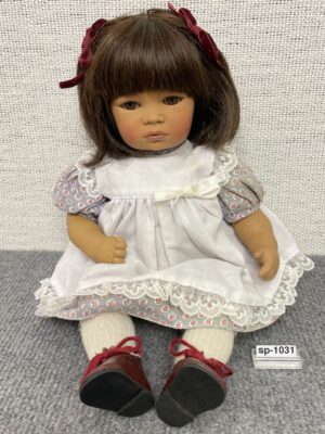 Spielpuppe aus Sammlung