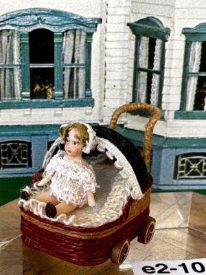 Miniatur Puppenwagen