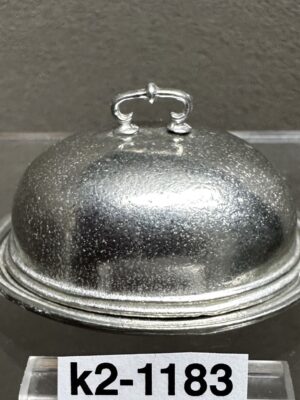 Servierplatte mit Deckel