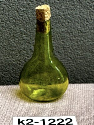 1:12 Glasflasche mit Kork