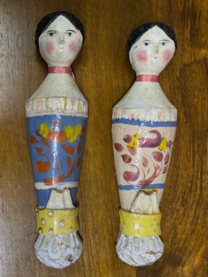 2 Grödner Holzdoggen