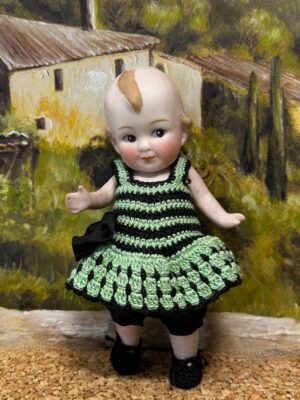 Porzellangoogli in Häckelkleid