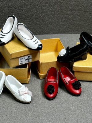 Frauenschuhe in Box 1:12