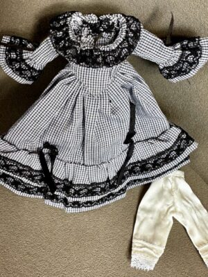 Festliches Kleid 1:12