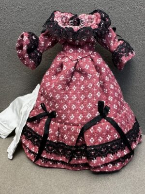 Festliches Puppenkleid 1:12