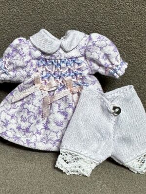 Toddler Kleid Smok Stickerei 1:12  für Gr. 7 cm