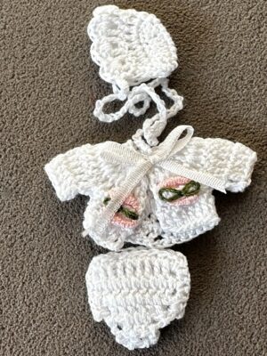 Häkel Babybekleidung 1:12 für GR. 5 cm