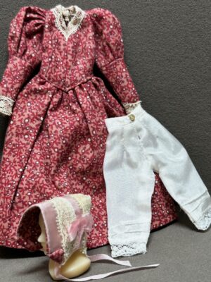 Frauen Kleid 1:12  Gr. 14,5 cm
