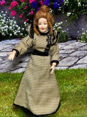 Elegante Dame 1:12  Gr. 14,5 cm