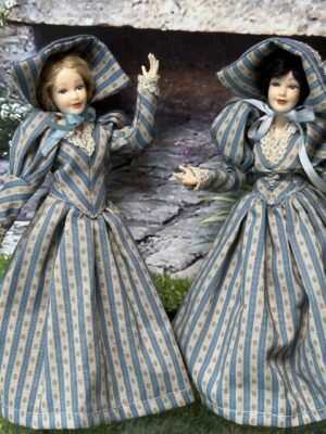 Zwei Damen 1:12  Gr. 14,5 cm