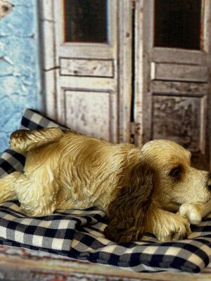 Hund mit Knochen ca. 9 cm lang