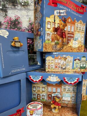 Box Celebrating 5 Cherished Years !
