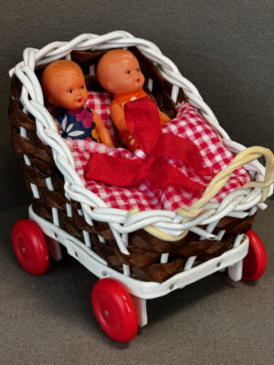 Zwillingswagen für die Puppenstube