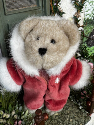 Hübscher Teddy im Winteranzug 15 cm