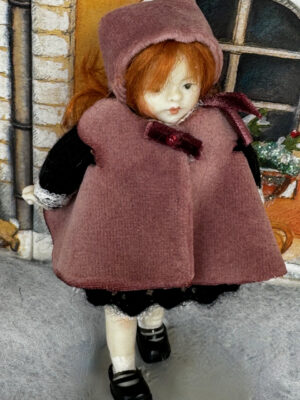 Porzellan Mädchen  1:12  9 cm