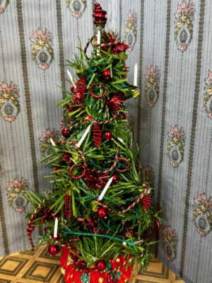 Weihnachtsbaum mit Beleuchtung 1:12 18 cm