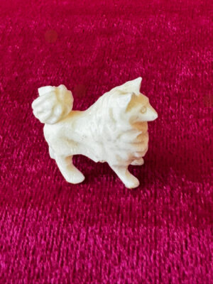Elfenbein Hund