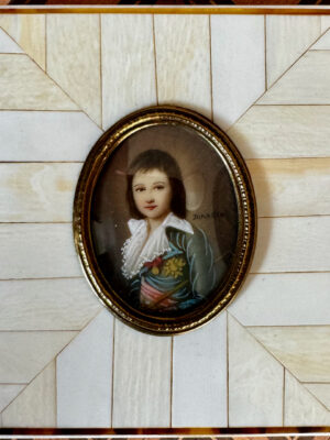Kinderbild mit Elfenbein?